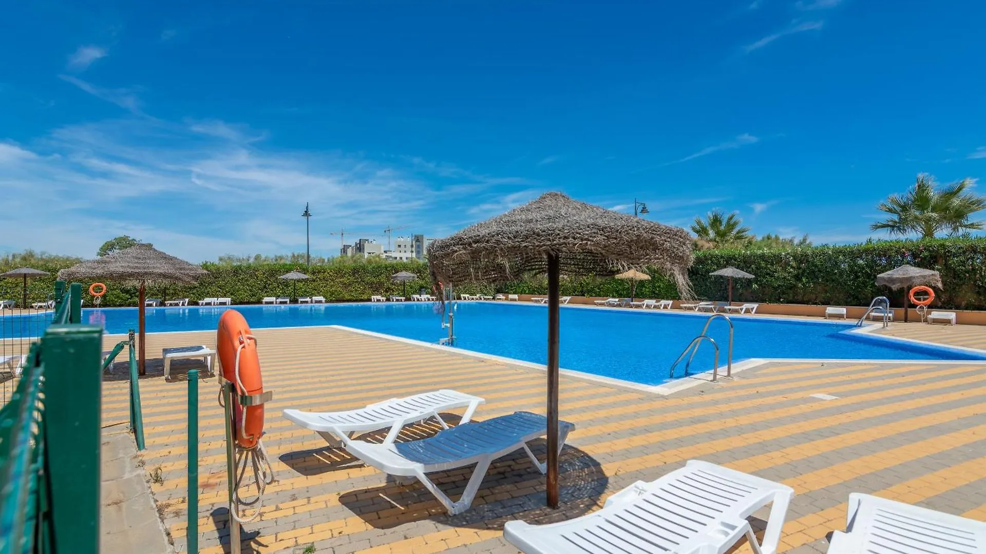 Apartamento Los Albatros By H - Playa De Los Haraganes Hahb77P120 Isla Canela